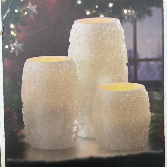 Brand New Apothecary & Company 3-Piece LED Snowflake Candle Set w/ Daily Timer